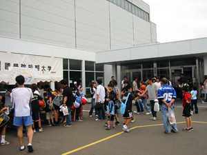 �o�X�P�E�h���[���E�~���[�W�A�� in TAKIKAWA